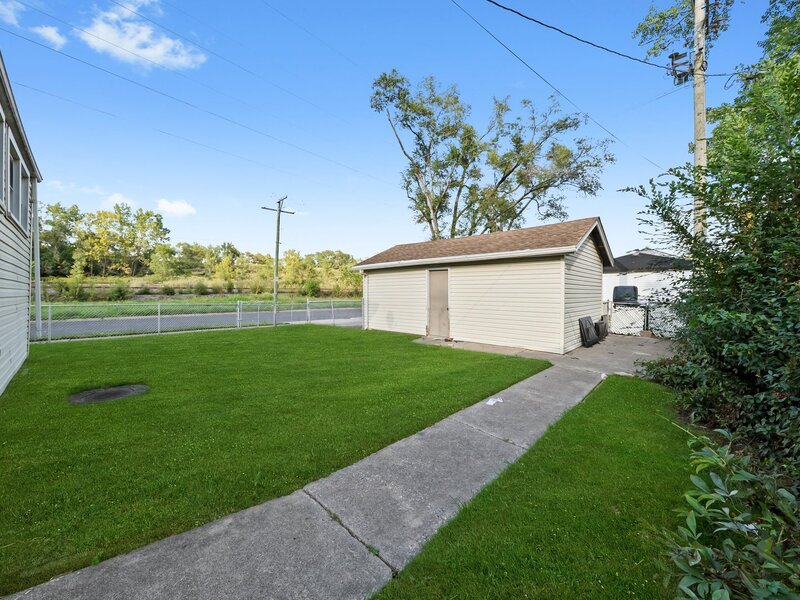 97 Bellwood Avenue Bellwood IL 60104