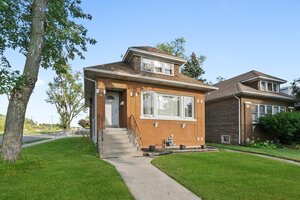 Photo of 97 Bellwood Avenue Bellwood IL 60104