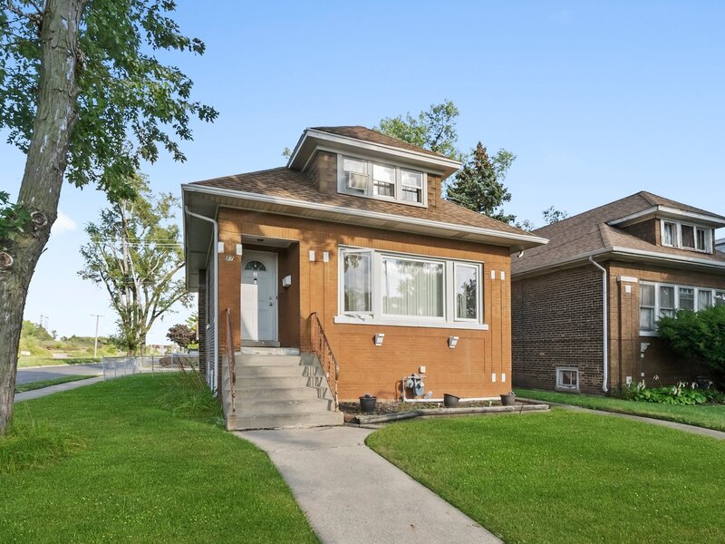 97 Bellwood Avenue Bellwood IL 60104