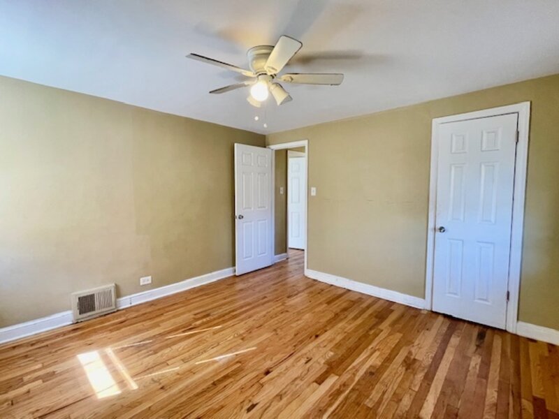 9247 S Sangamon Street Chicago IL 60620