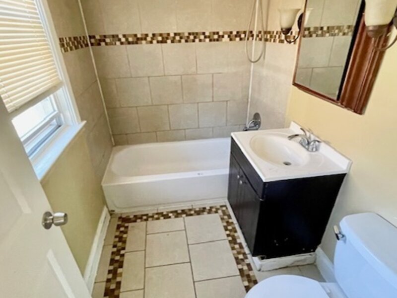 9247 S Sangamon Street Chicago IL 60620