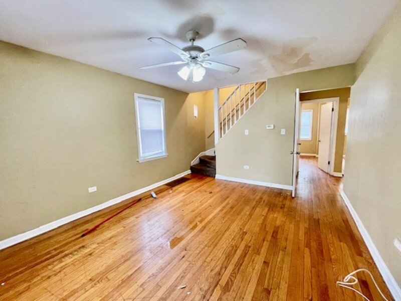 9129 S Chappel Avenue Chicago IL 60617