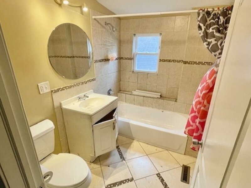 9129 S Chappel Avenue Chicago IL 60617