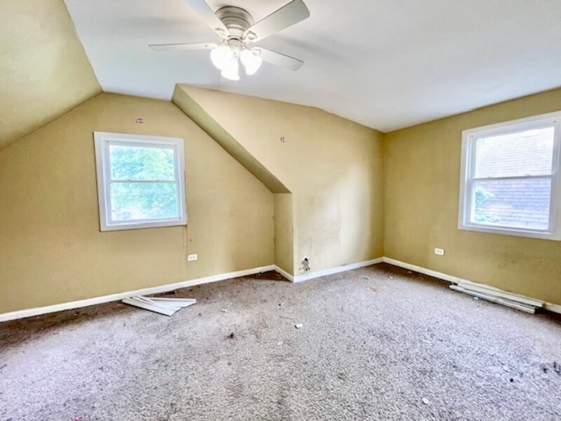 9129 S Chappel Avenue Chicago IL 60617