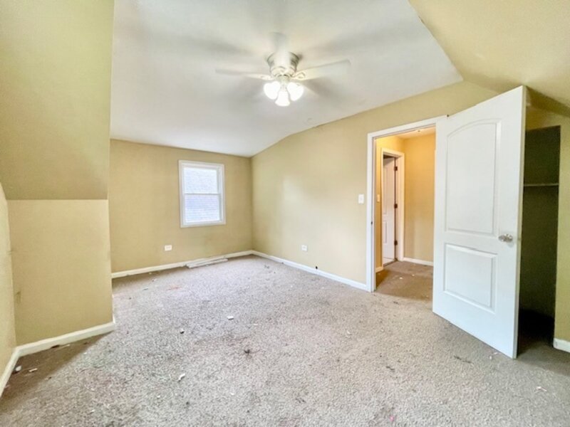 9129 S Chappel Avenue Chicago IL 60617