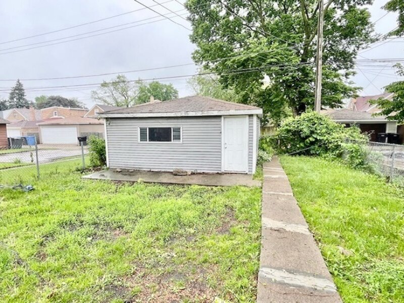 9129 S Chappel Avenue Chicago IL 60617