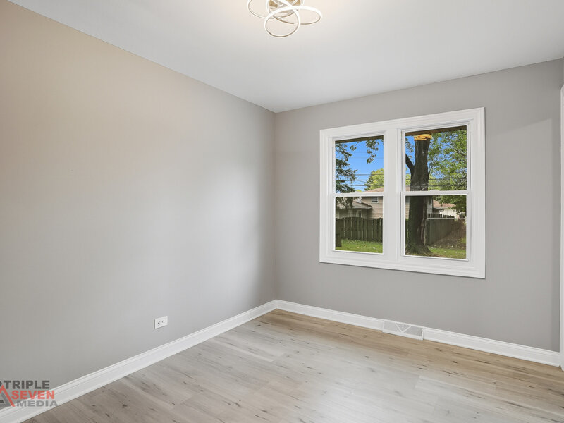 320 E 169th Place South Holland IL 60473