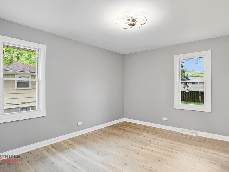 320 E 169th Place South Holland IL 60473