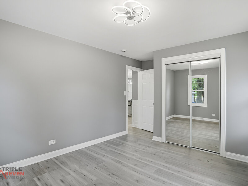 320 E 169th Place South Holland IL 60473