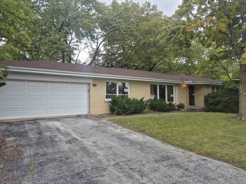 16945 School Street South Holland IL 60473