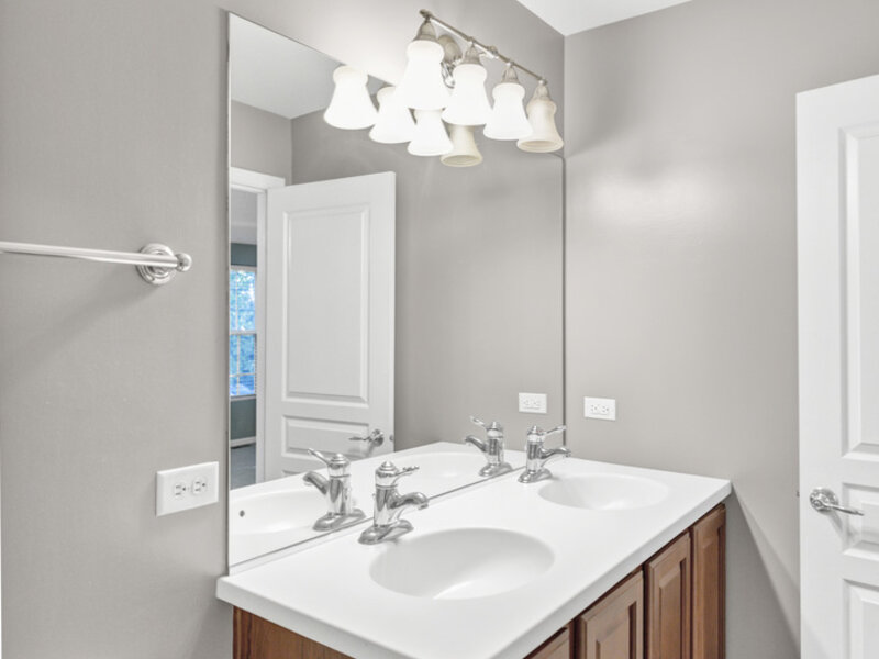 1043 Crane Pointe Road Elgin IL 60124