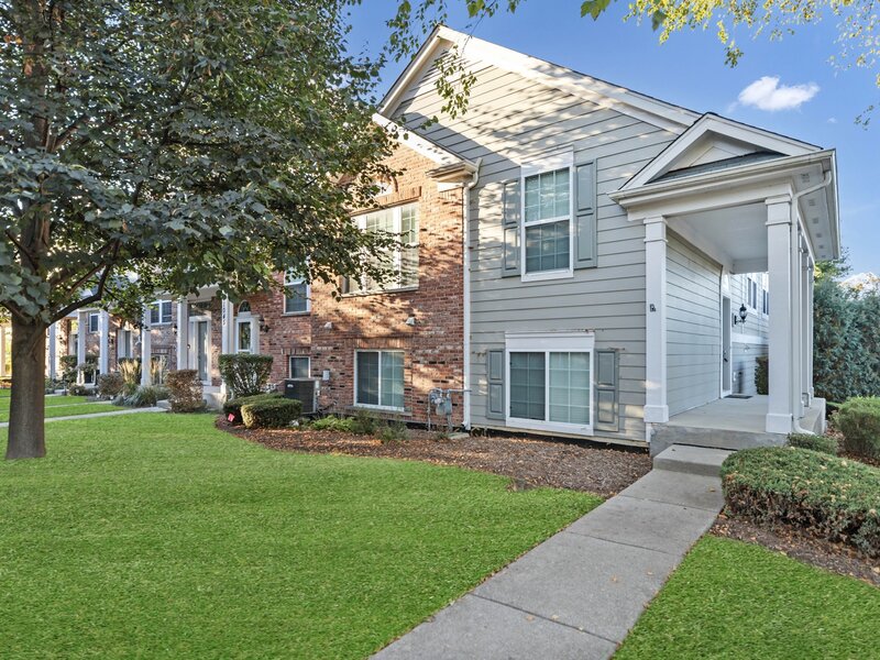 1043 Crane Pointe Road Elgin IL 60124