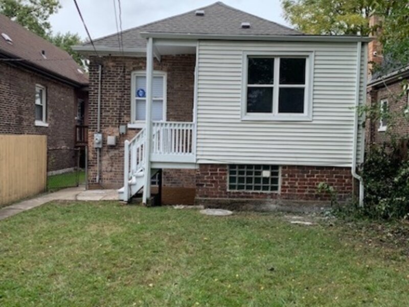 9351 S Manistee Avenue Chicago IL 60617