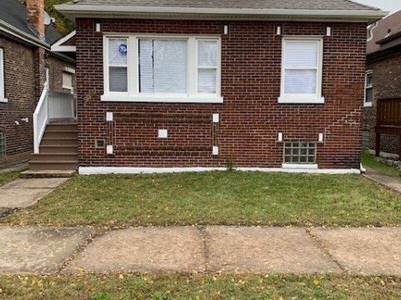 9351 S Manistee Avenue Chicago IL 60617
