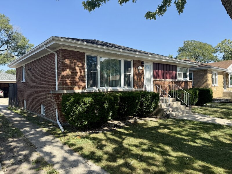 644 E 162nd Place South Holland IL 60473
