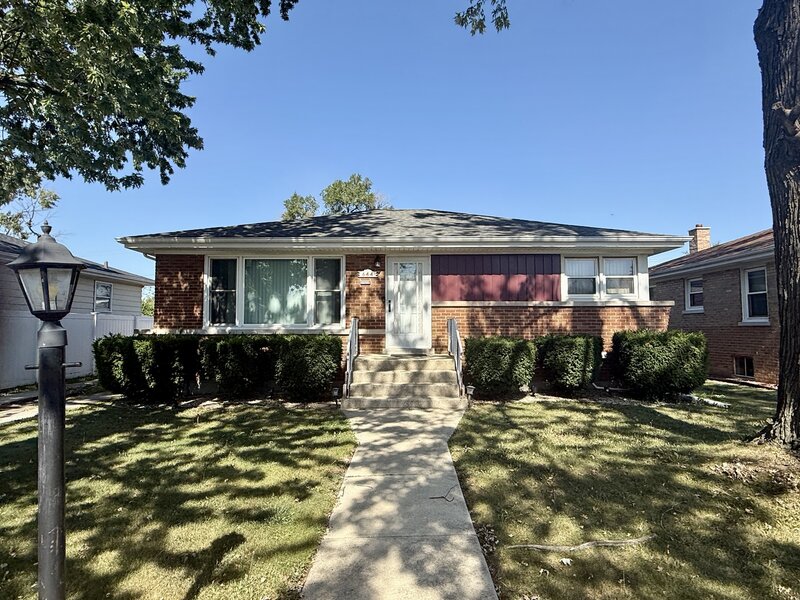 644 E 162nd Place South Holland IL 60473
