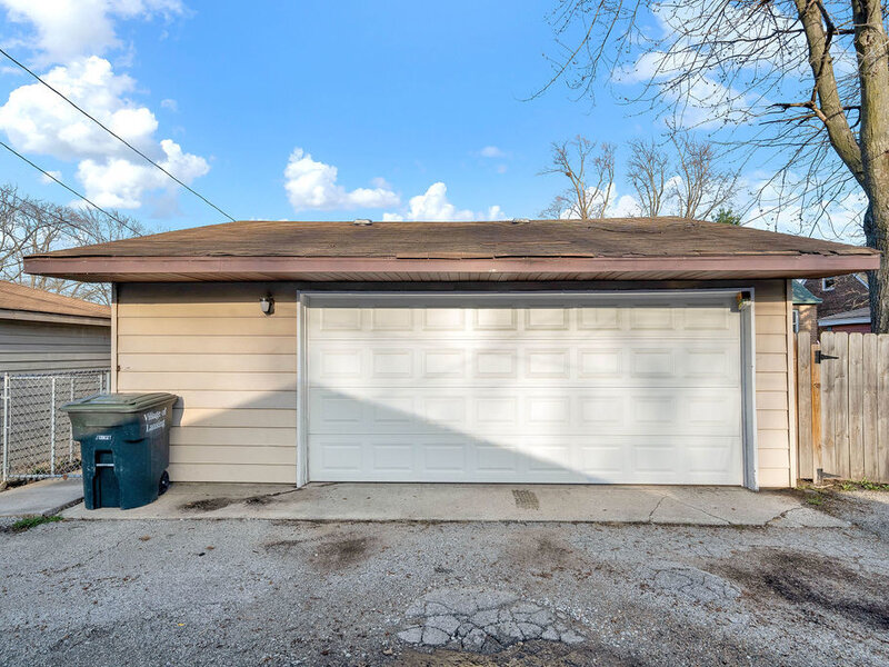 18006 Oakwood Avenue Lansing IL 60438