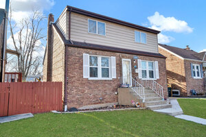 Photo of 18006 Oakwood Avenue Lansing IL 60438