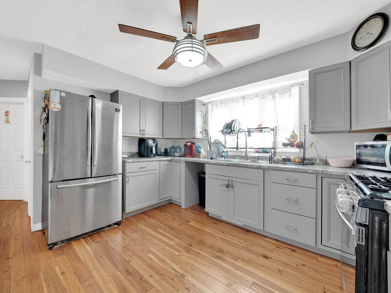 18006 Oakwood Avenue Lansing IL 60438