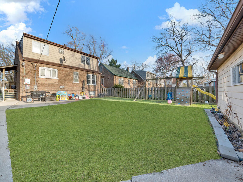18006 Oakwood Avenue Lansing IL 60438
