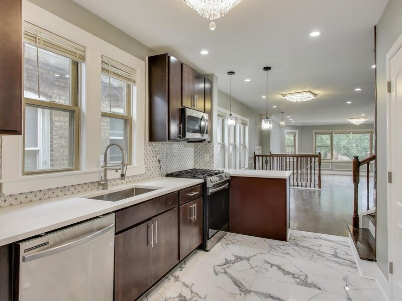 10229 S Calumet Avenue Chicago IL 60628