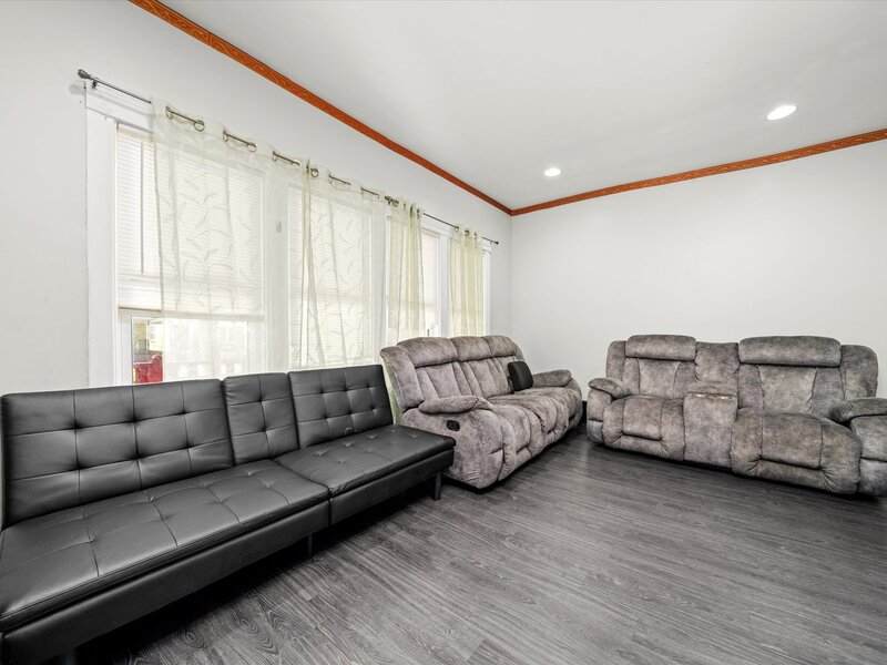 2016 E 93rd Street Chicago IL 60617