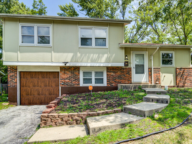 17651 Hillcrest Drive Country Club Hills IL 60478