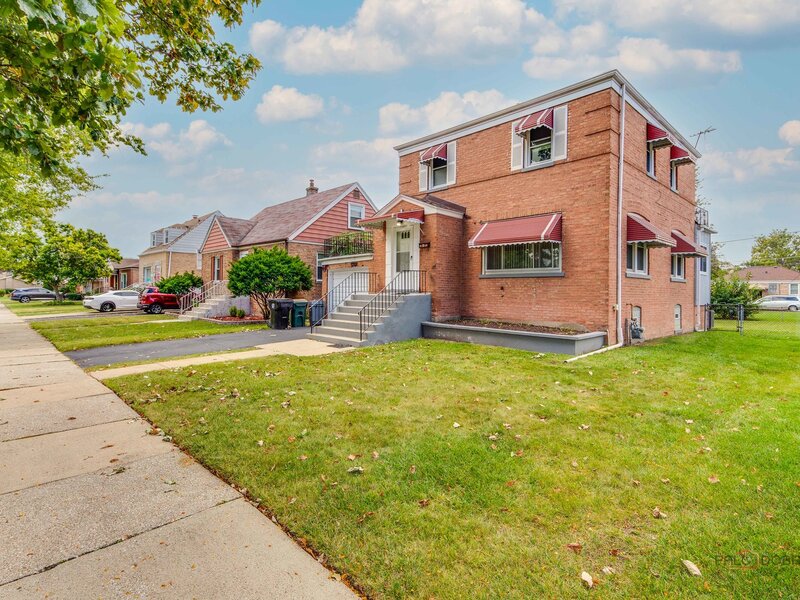 2320 S 22nd Avenue Broadview IL 60155