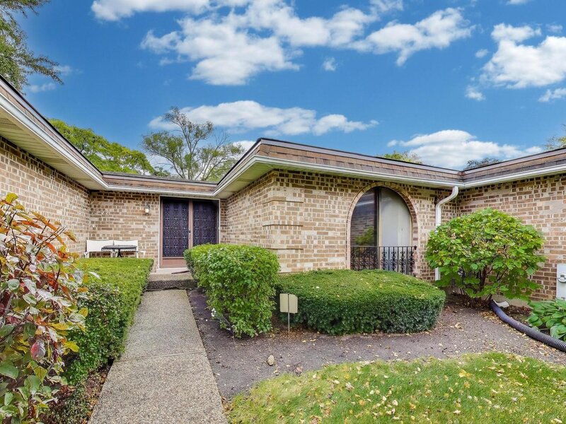 2545 Salceda Drive Northbrook IL 60062