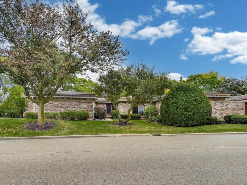 2545 Salceda Drive Northbrook IL 60062