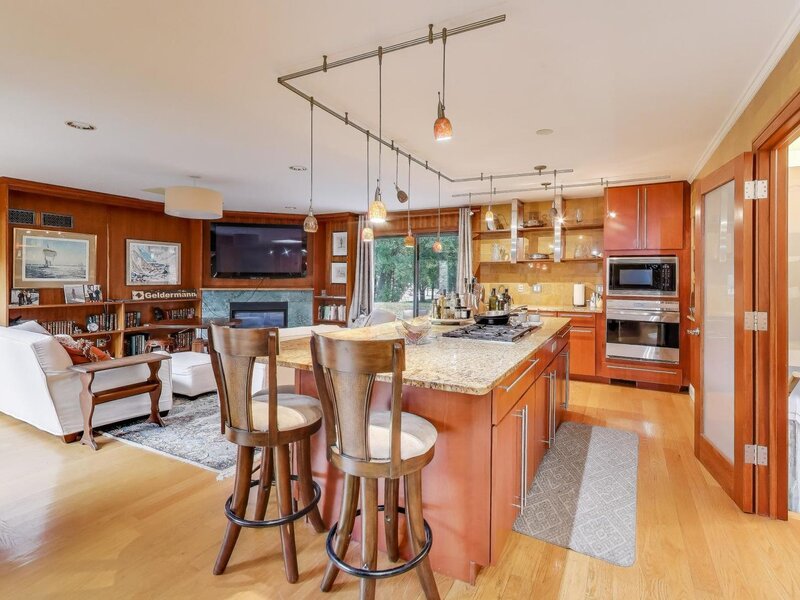 2545 Salceda Drive Northbrook IL 60062