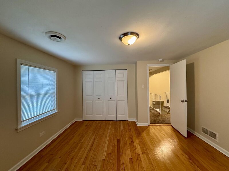 17318 Walter Street Lansing IL 60438