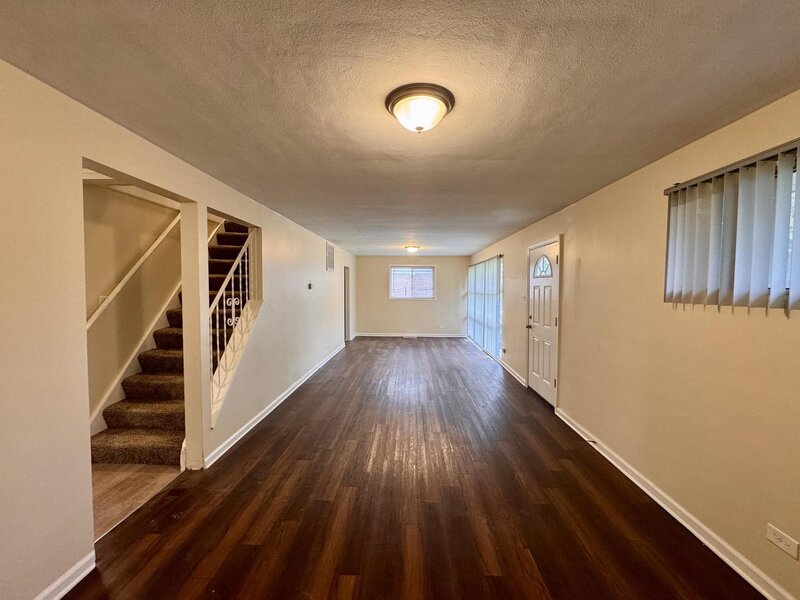 17318 Walter Street Lansing IL 60438
