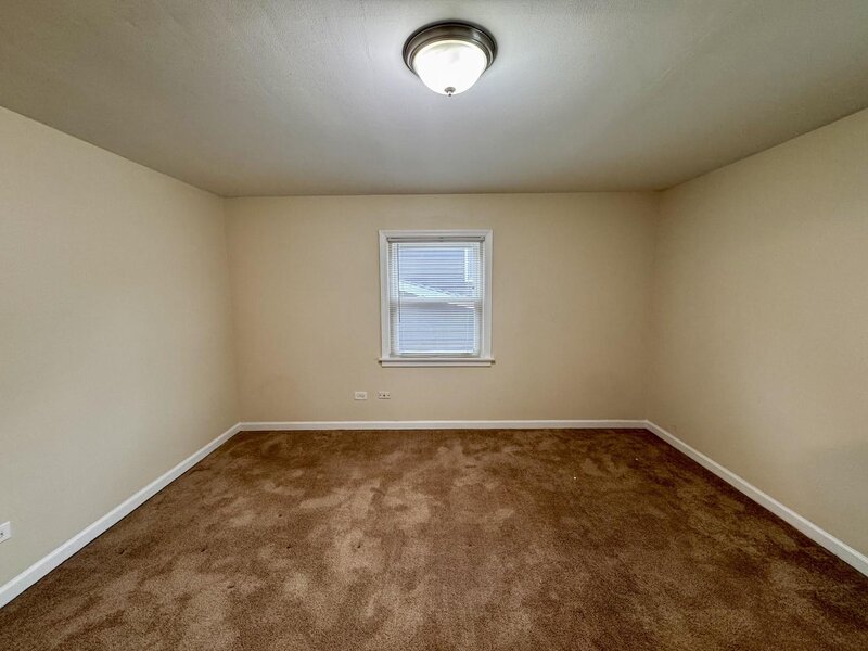 17318 Walter Street Lansing IL 60438