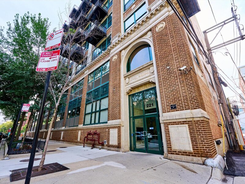 221 E Cullerton Street Chicago IL 60616