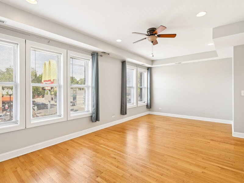 5607 N Clark Street Chicago IL 60660