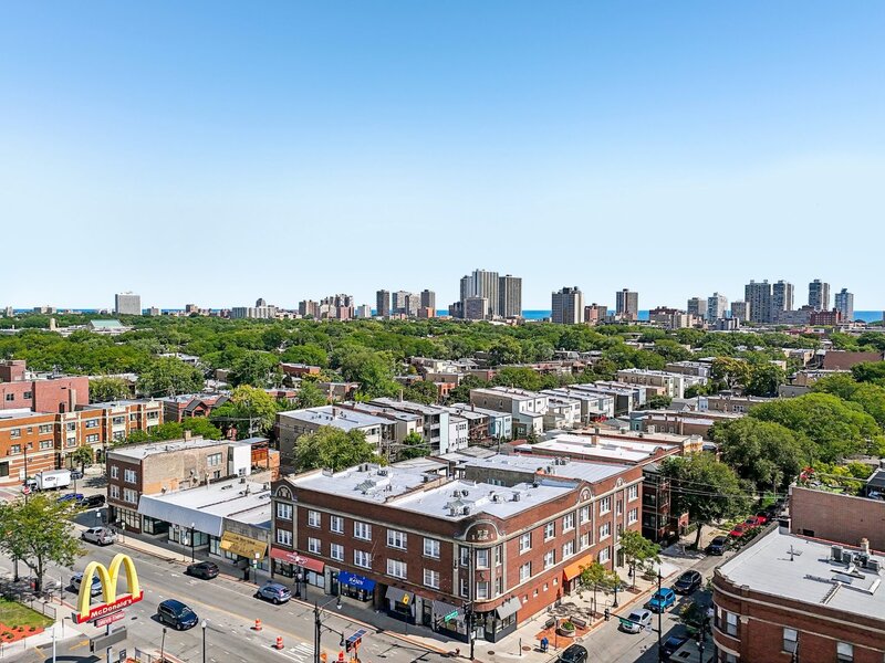 5607 N Clark Street Chicago IL 60660