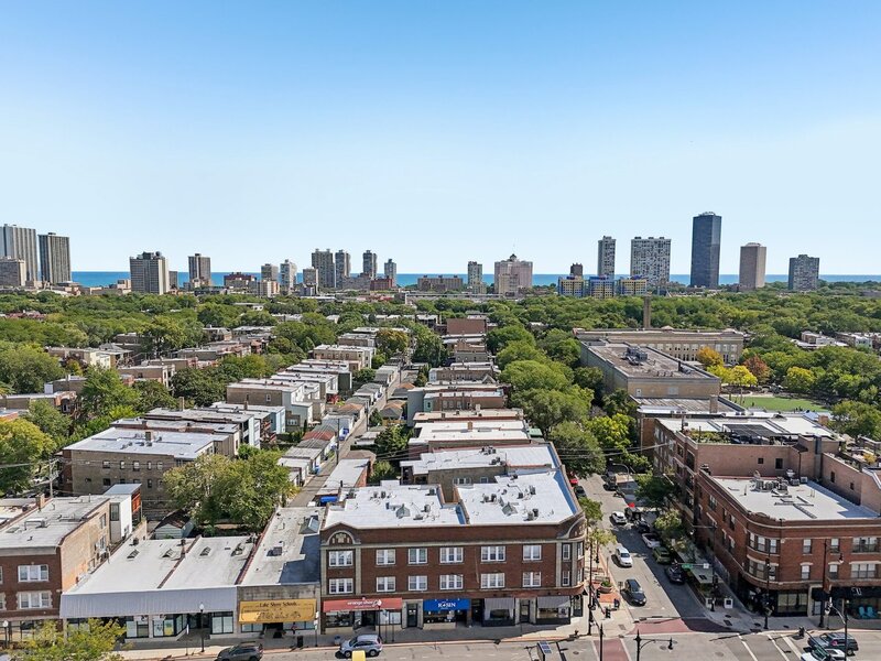 5607 N Clark Street Chicago IL 60660