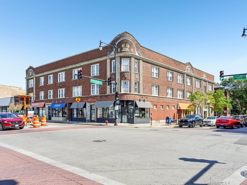 5607 N Clark Street Chicago IL 60660