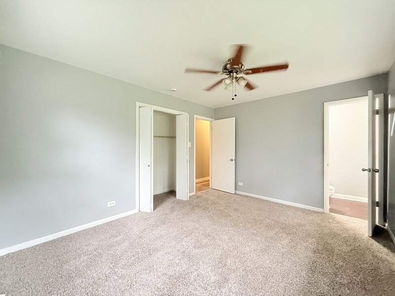930 Coach Road Homewood IL 60430