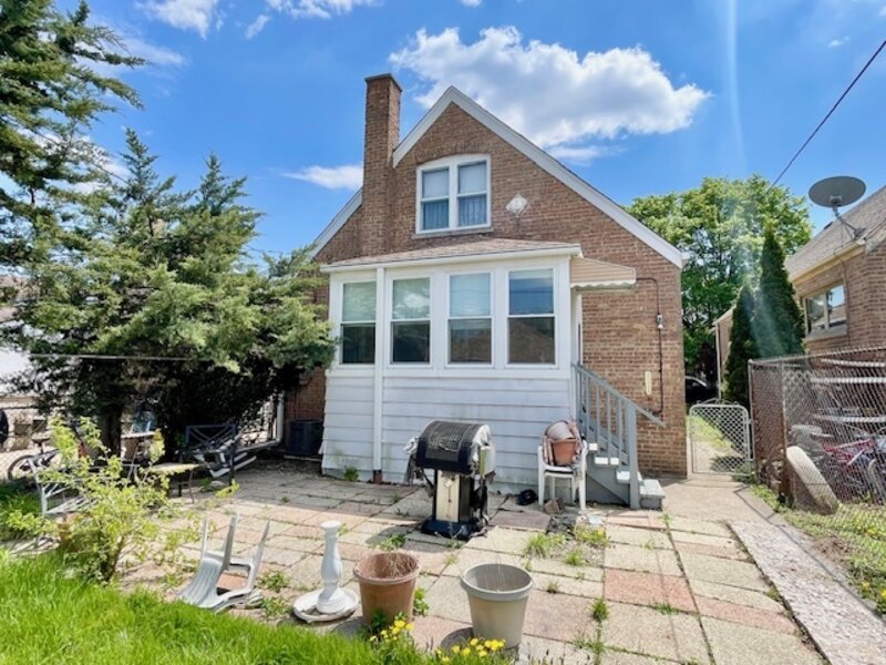 3854 W 67th Place Chicago IL 60629