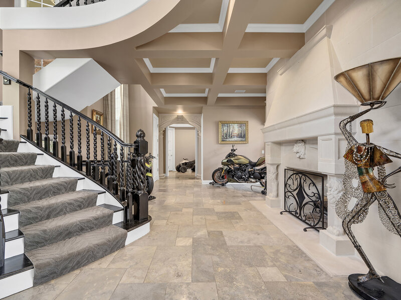 1890 Robinwood Lane Riverwoods IL 60015