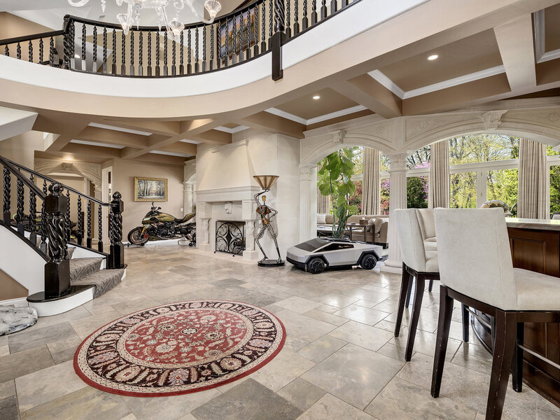 1890 Robinwood Lane Riverwoods IL 60015