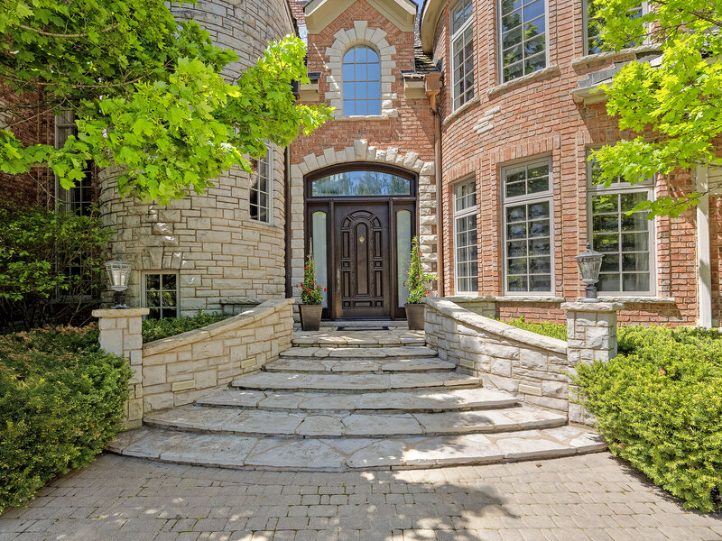 1890 Robinwood Lane Riverwoods IL 60015