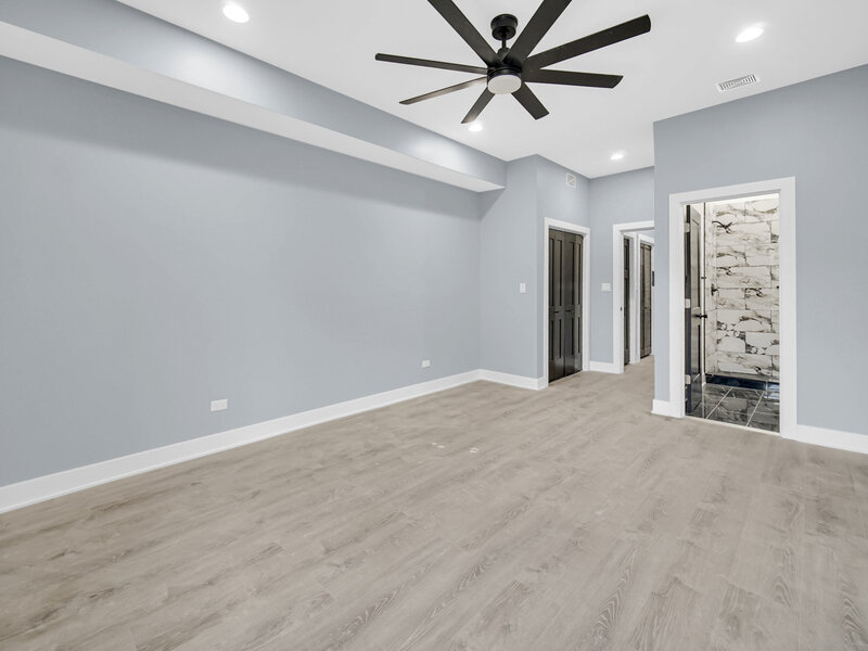 4343 S Ellis Avenue Chicago IL 60653