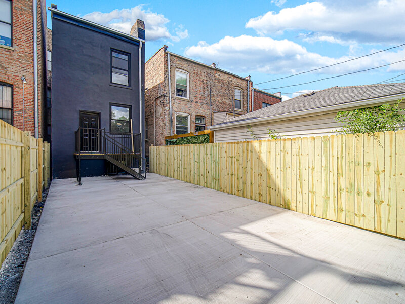 4343 S Ellis Avenue Chicago IL 60653