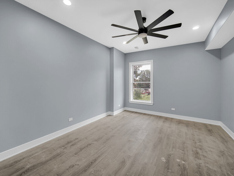 4343 S Ellis Avenue Chicago IL 60653