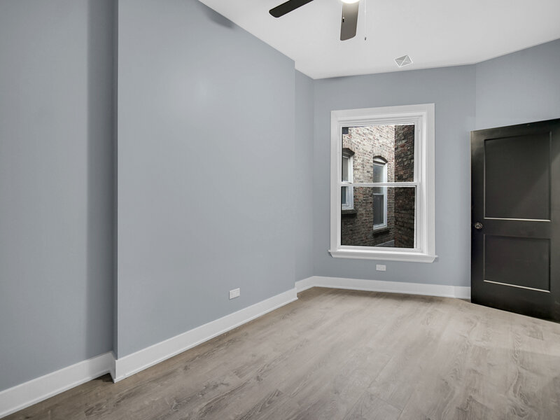 4343 S Ellis Avenue Chicago IL 60653