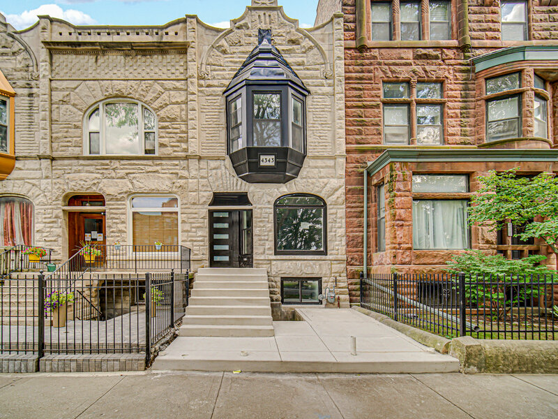 4343 S Ellis Avenue Chicago IL 60653