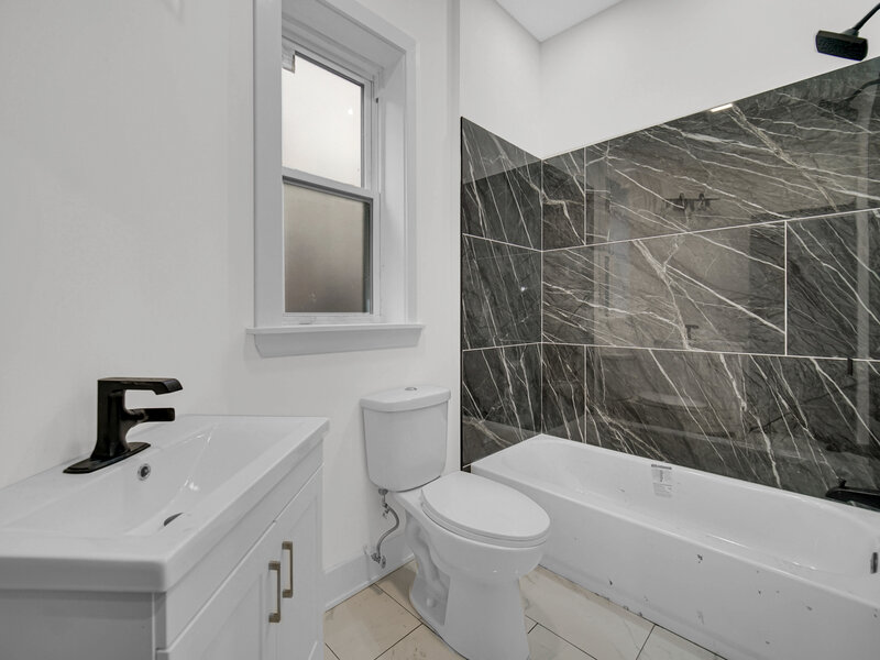 4343 S Ellis Avenue Chicago IL 60653
